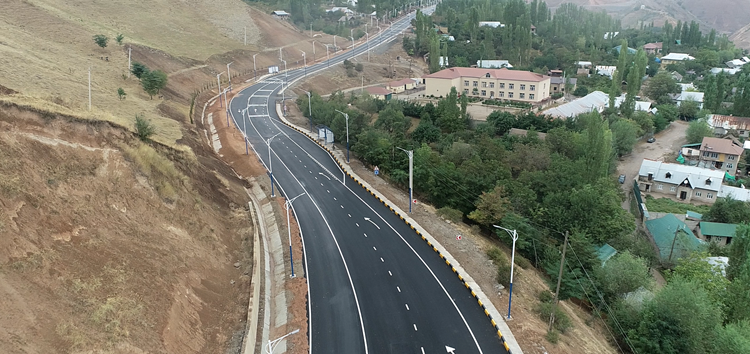 20241006100505.png 20240930 奥塔公路项目圆满实现沥青上面层摊铺 图3.png